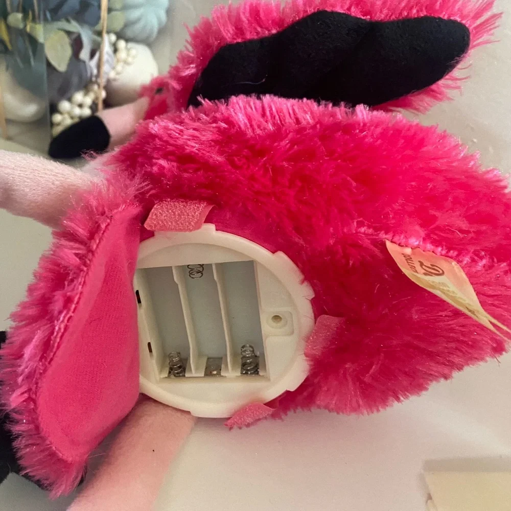 Dan Dee singing Pink Flamingo Macarena Christmas animated Santa hat NWT